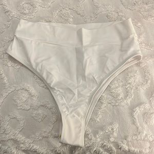 Never worn swimsuit bottoms 💗